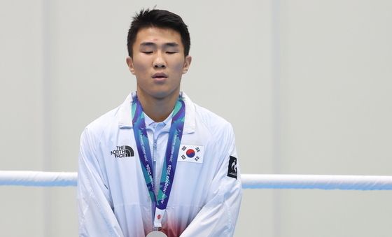 아쉽다