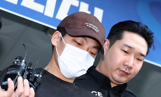 경찰, '장모 살인·아내 납치' 김성우 구속 송치