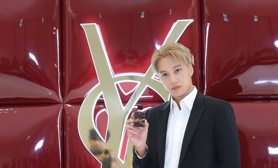 엑소 카이, 여심 홀리는 '으르렁' 향기