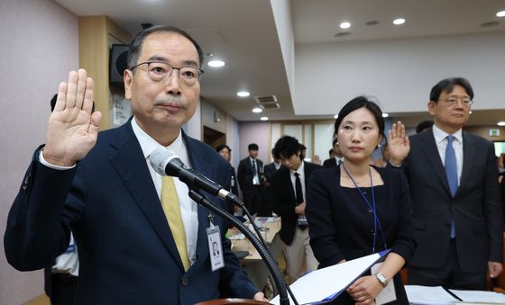 [국감] 선서하는 윤종구 대구고등법원장