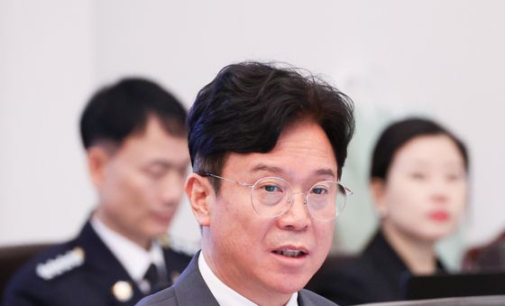 보고하는 김영훈 고용노동부 장관