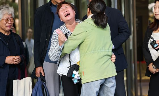 '아리셀 참사' 박순관 대표 징역 4년 확정…억울함 호소하는 유가족