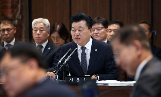 [국감] 답하는 신용한 충북지사