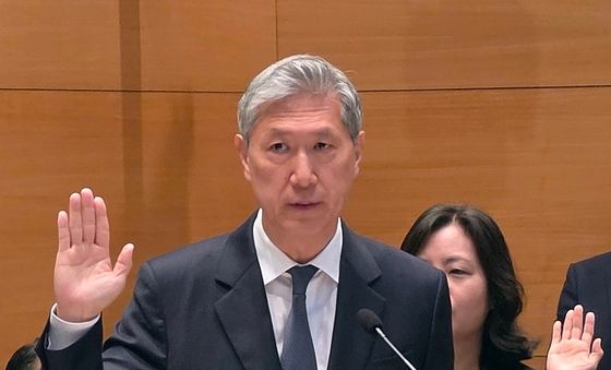 [국감] 국정감사서 선서하는 노재헌 주중한국대사