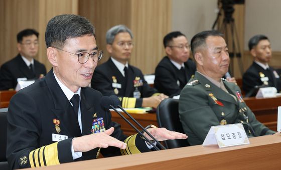 [국감] 질의에 답변하는 김경률 참모총장