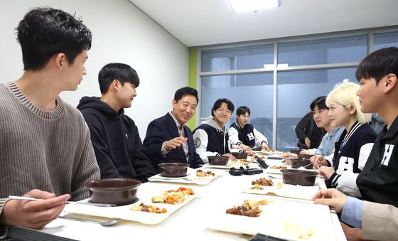 학생들과 소통하는 오세훈 서울시장