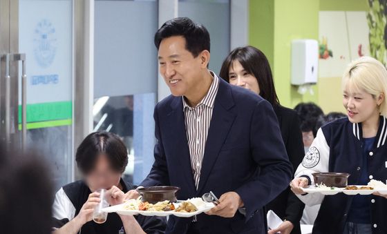 홍대 찾은 오세훈 서울시장