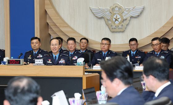 [국굼] 질의 답변하는 공군 참모총장