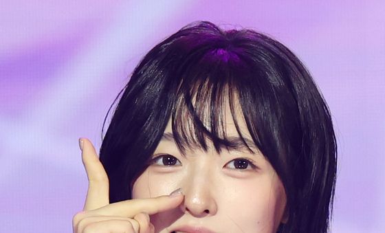 보라, 단발병 부르는 비주얼