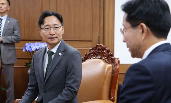 조정식 국회의장 예방한 임광현 신임 비서실장