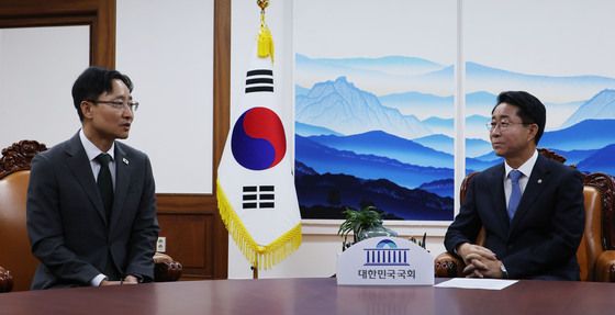 임광현 신임 대통령 비서실장, 조정식 의장 예방