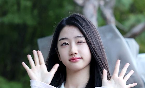 A2O LITE 아윤, 첫사랑 재질