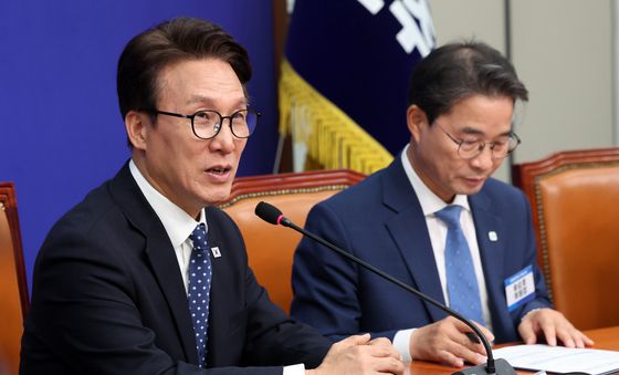 인사말하는 김민석 더불어민주당 대표