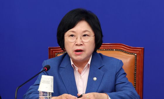 인사말 하는 김현 교육연수원장