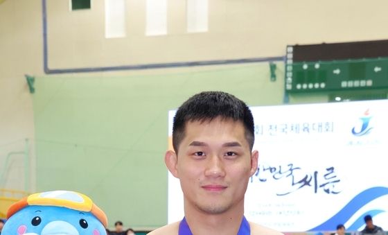 남자 일반부 개인전 소장급(80kg 이하) 우승한 노범수