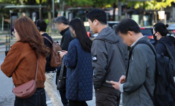 갑자기 온도 뚝, 두꺼워진 옷차림