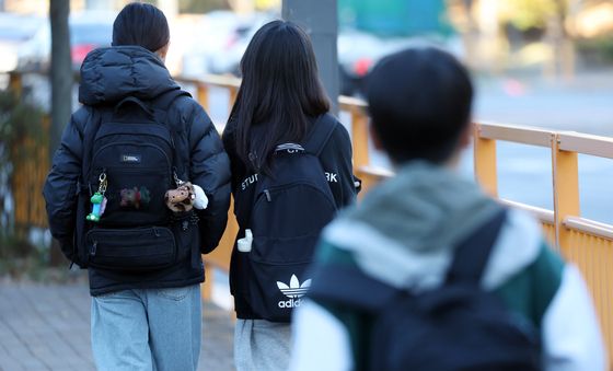 기온 뚝, 추위 속 등굣길