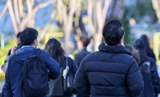 '서울 아침 기온 5도'에 등장한 롱패딩