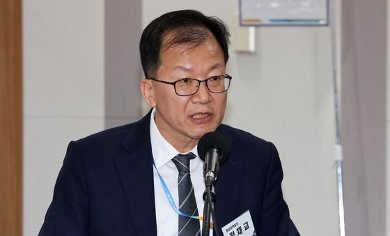 [국감] 질의에 답하는 정채교 국토부 항공정책실장