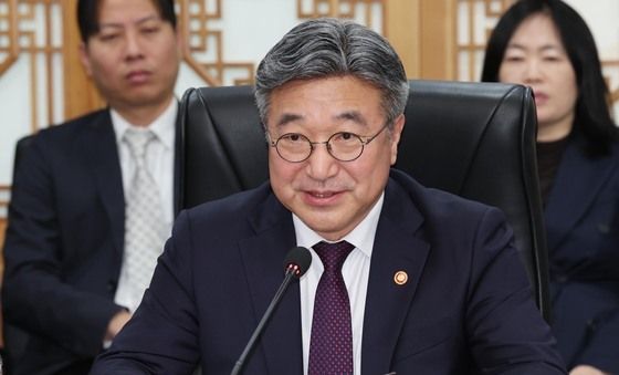 인사말 하는 윤호중 장관