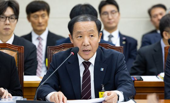 [국감] 질의 답하는 김경환 한국자활복지개발원장