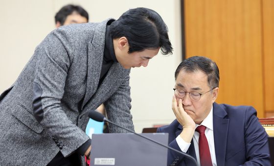 [국감] 대화 나누는 與野 과방위 간사