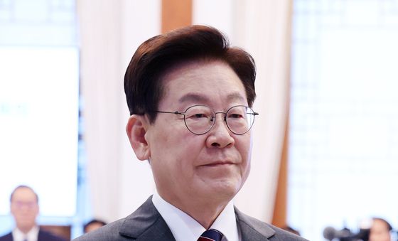 국민의례 하는 이재명 대통령