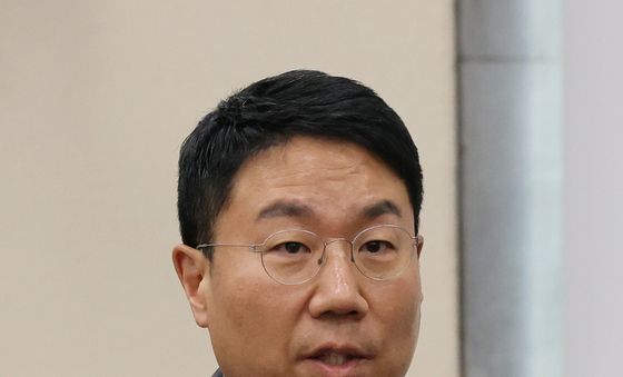 [국감] 질의에 답하는 윤구 구글코리아 사장