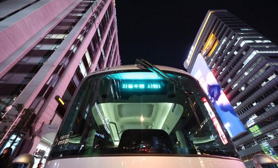 야간운행 시작한 청계천 자율주행버스 '청계 A01'