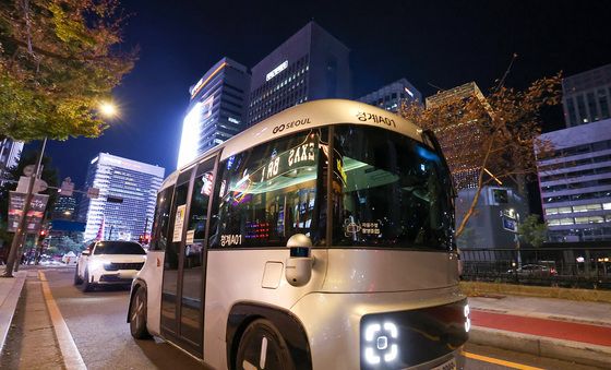 야간운행 시작한 청계천 자율주행버스 '청계 A01'