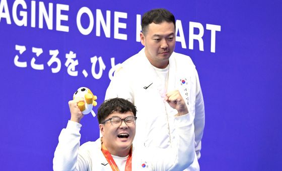 금메달 기뻐하는 조기성