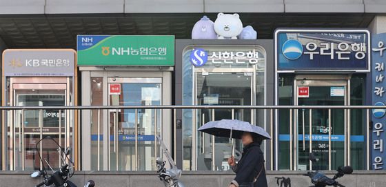 은행 대출 연체율 두 달 연속 상승…0.7% 눈앞