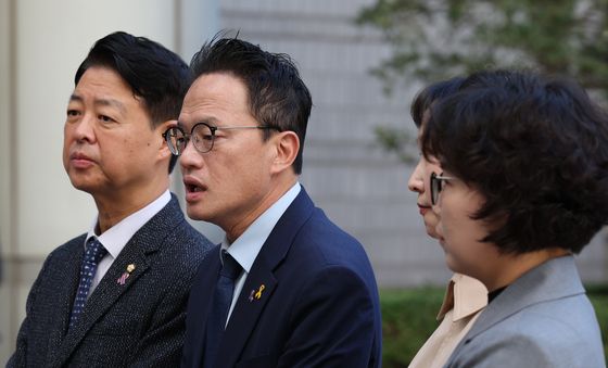 '오세훈 항소심' 기자회견 하는 박주민·김영호