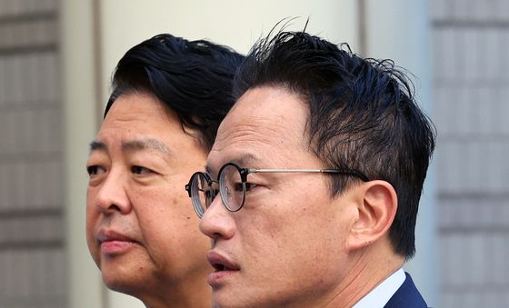 오세훈 시장 항소심 선고 앞두고 기자회견하는 민주당 의원들