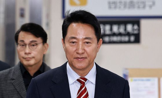 '운명의 날' 항소심 공판 출석하는 오세훈 시장