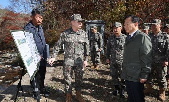 이두희 국방차관, 육군 15사단 급수시설 현장점검
