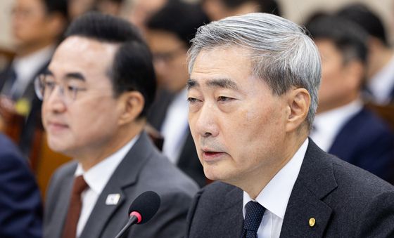 [국감] 의원 질의 답하는 신현송 한국은행 총재