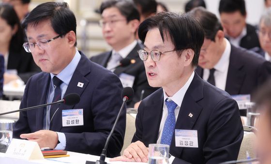 규제합리화위원회 회의서 발언하는 김정관 장관
