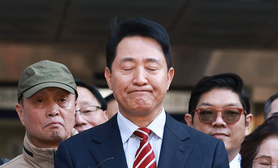 '여론조사 대납 의혹' 입장 밝히는 오세훈