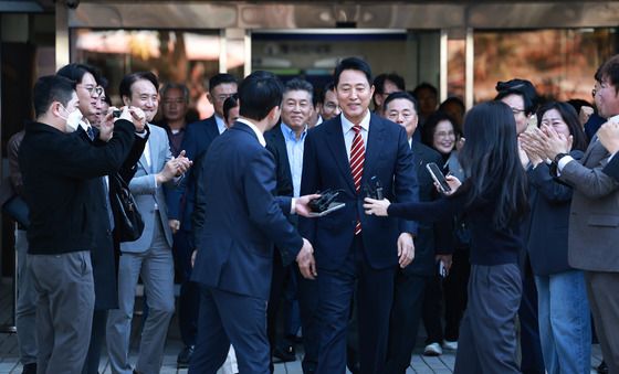 '항소심 무죄 선고' 미소짓는 오세훈 시장