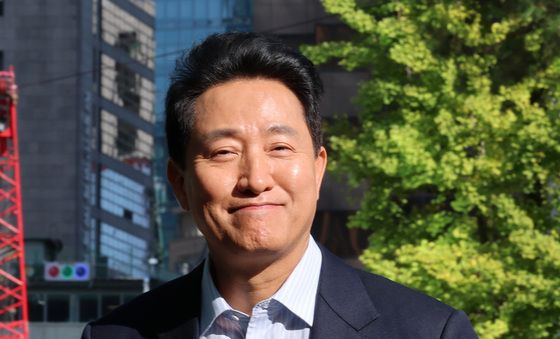 오세훈 시장 '미소 지으며 시청으로'