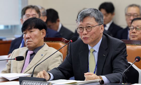 [국감] 답변하는 이병훈 한국산업인력공단 이사장