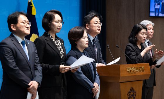 조국혁신당, 오세훈 서울시장 2심 무죄 사법부 규탄 기자회견