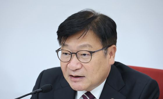 국정감사 현안 기자간담회하는 정점식