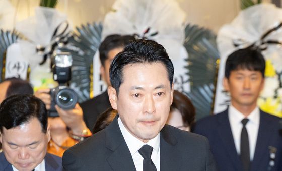빈소 조문하는 장동혁 대표