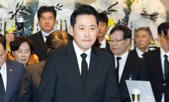 고 최형우 전 장관 빈소 찾은 장동혁 대표