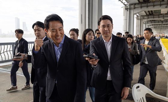 시민들과 인사하는 오세훈 시장