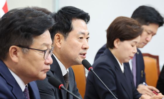 최고위원회의 발언하는 장동혁