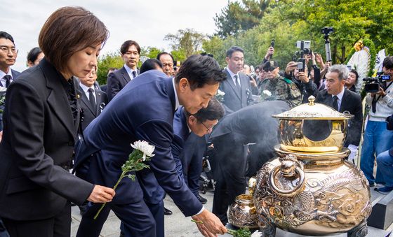 헌화하는 나경원·오세훈