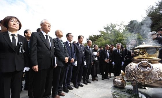 권오을 장관, 박정희 전 대통령 추모식 참석